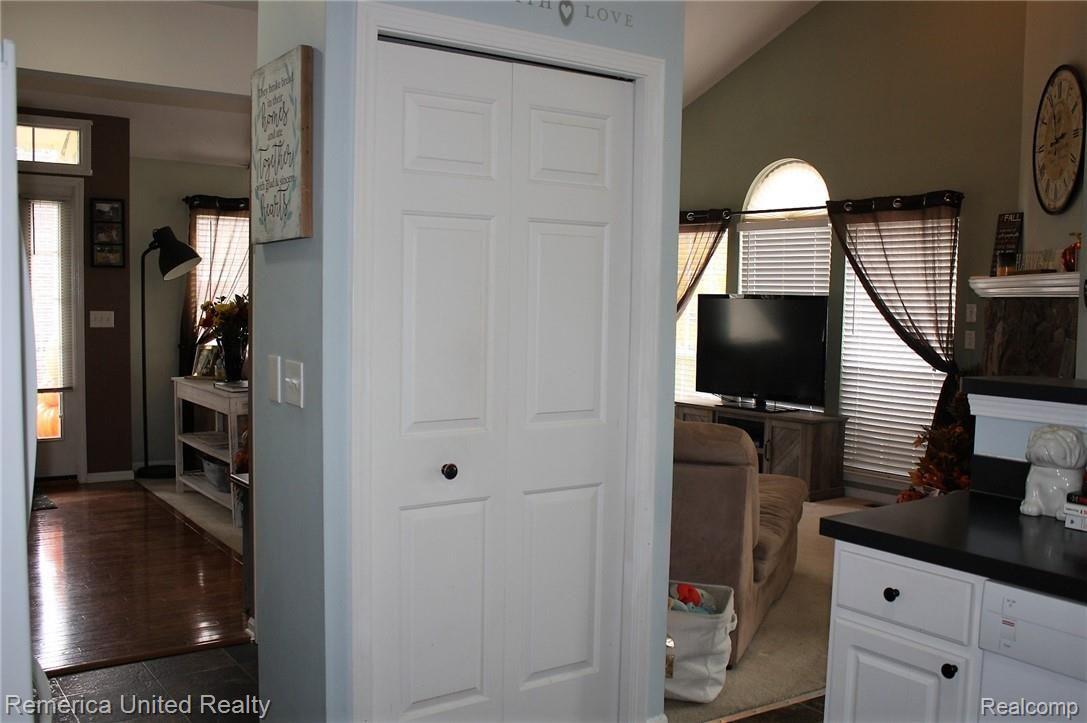 49068 Hawksburry Road, Unit 111 Canton, MI 48188 - Photo 12 of 45 KIT8.JPG