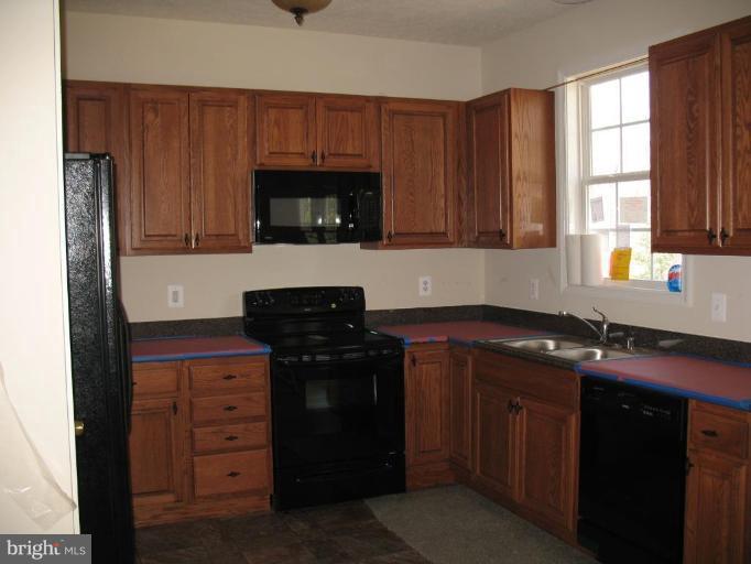 12631 Hilltop Road Lusby, MD 20657 - Photo 6 of 20 Kitchen