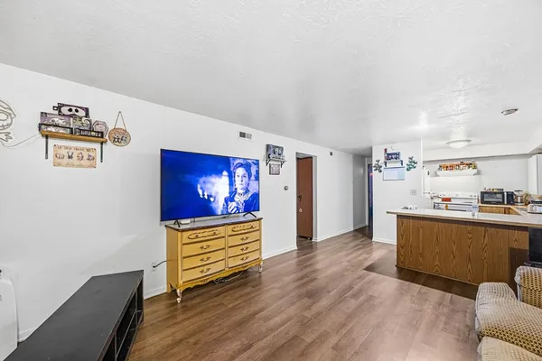 $1,100,000 | 522 Front Street, Lawrenceburg, IN 47025