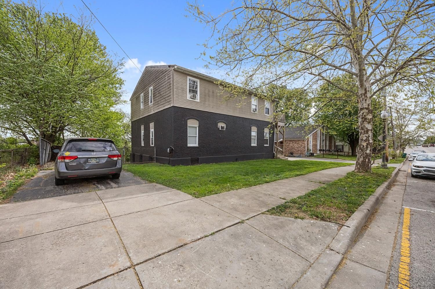 522 Front Street Lawrenceburg, IN 47025 - Photo 4 of 41