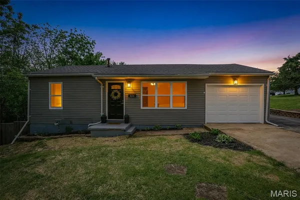 $159,900 | 306 Moulton Street, De Soto, MO 63020