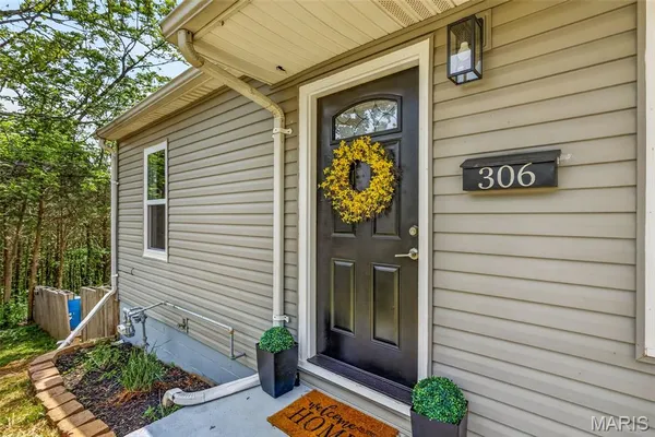 $159,900 | 306 Moulton Street, De Soto, MO 63020