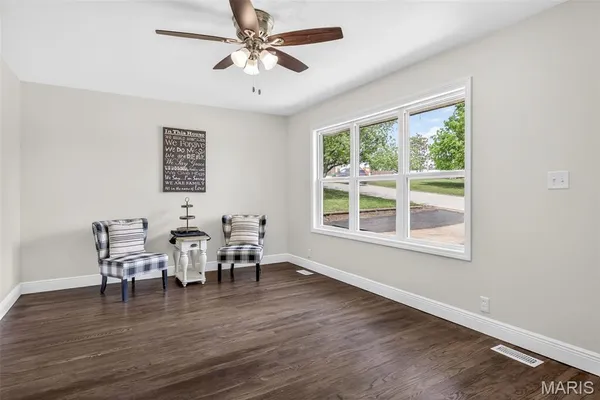 $159,900 | 306 Moulton Street, De Soto, MO 63020