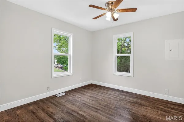 $159,900 | 306 Moulton Street, De Soto, MO 63020