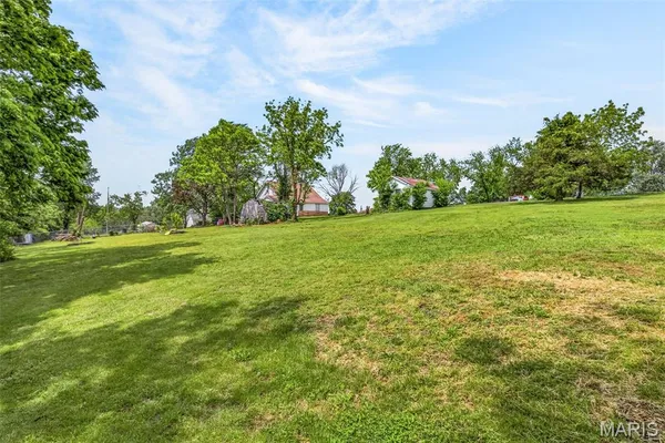 $159,900 | 306 Moulton Street, De Soto, MO 63020