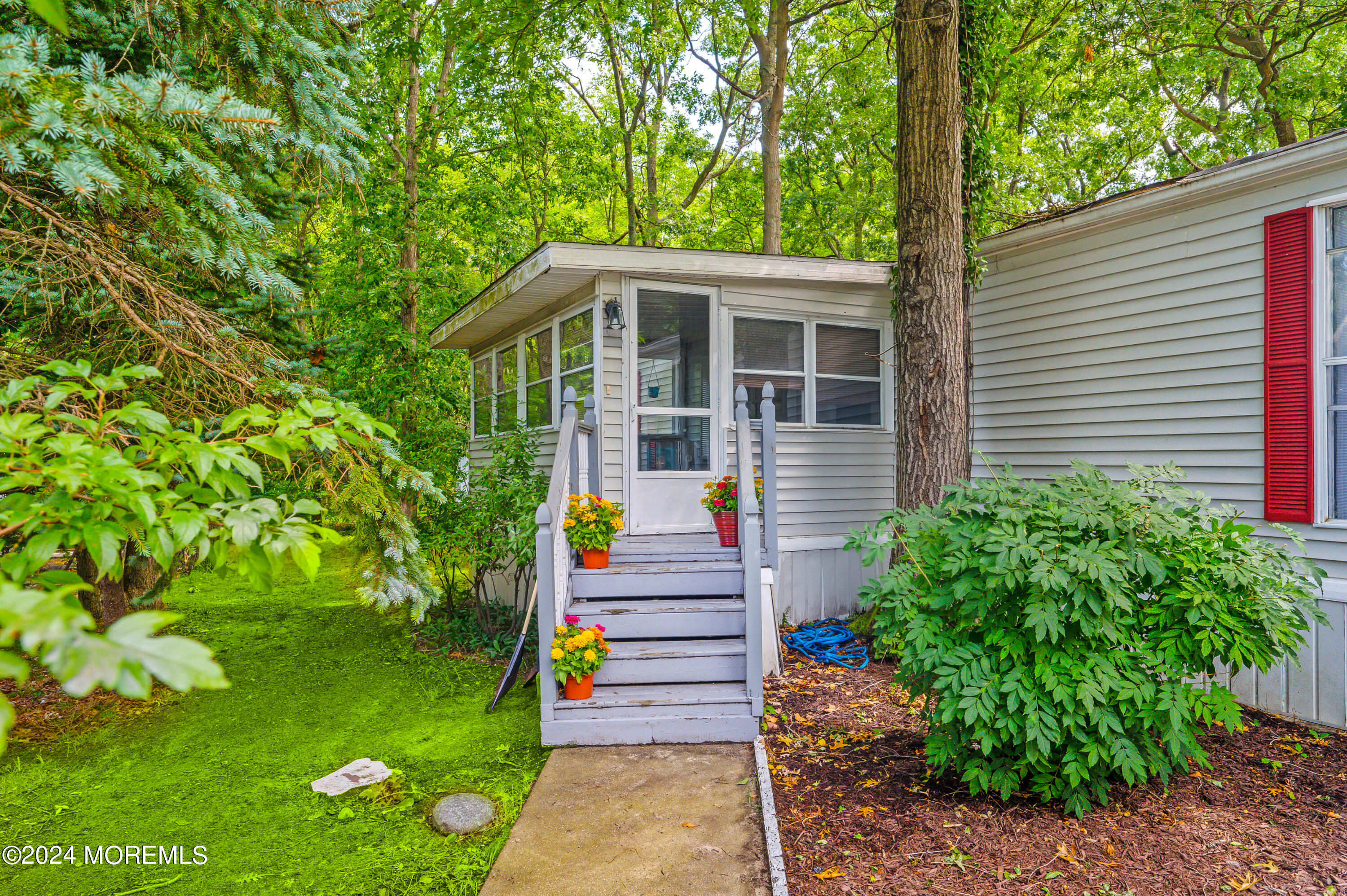 519 Roberts Road Toms River, NJ 08755 - Photo 2 of 25 Front Porch