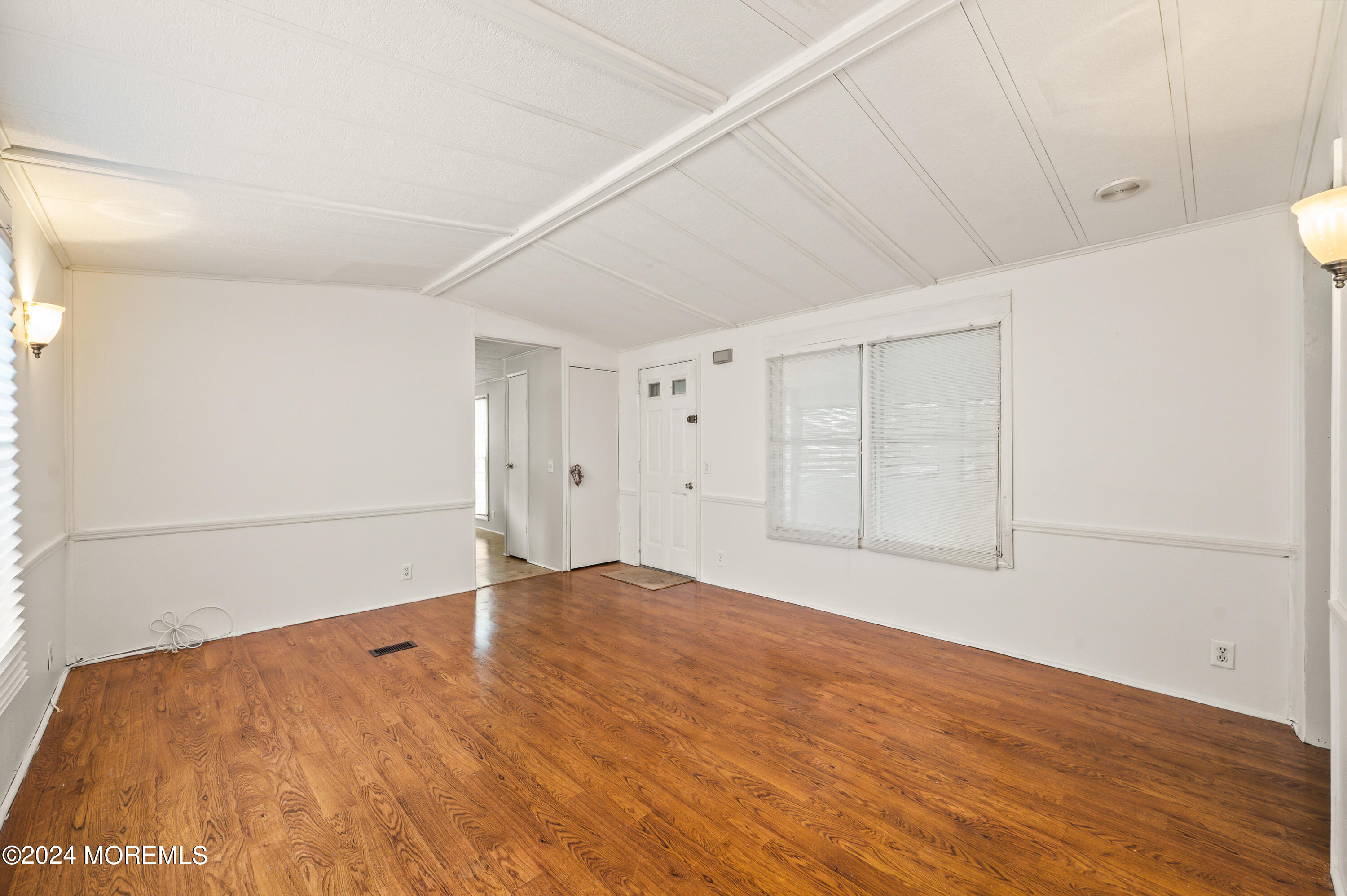 519 Roberts Road Toms River, NJ 08755 - Photo 8 of 25 Living 3