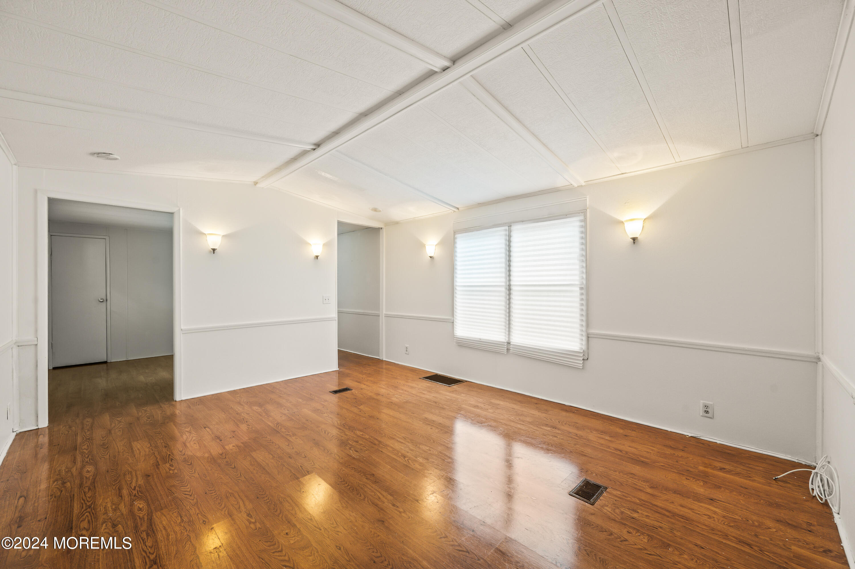 519 Roberts Road Toms River, NJ 08755 - Photo 9 of 25 Living 1
