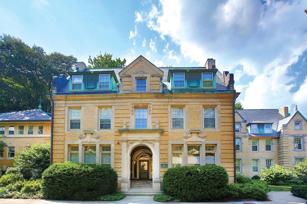 65 Glen Road, Unit H12 Brookline, MA 02445 - Photo 1 of 8 Gallery Image 1