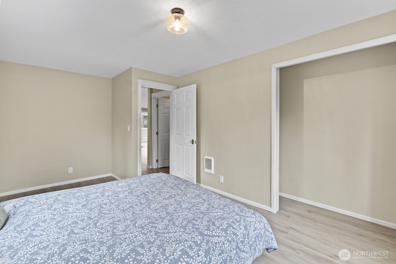 39618 Meridian East Eatonville, WA 98328 - Photo 23 of 32