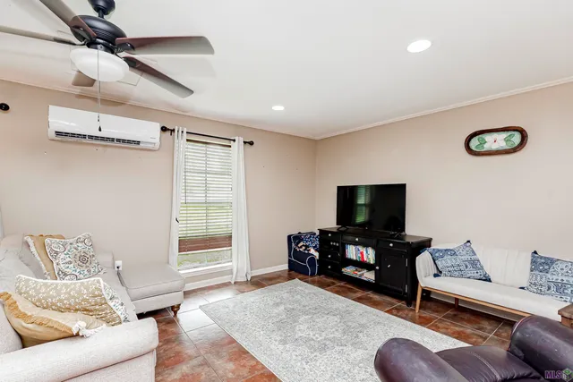 $285,000 | 35467 Highway 74, Geismar, LA 70734