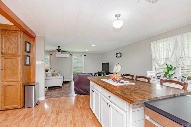 $285,000 | 35467 Highway 74, Geismar, LA 70734