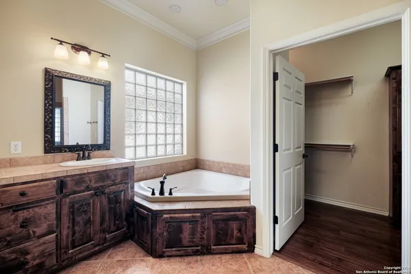 $3,500 | 2784 Indian Wells Drive East, Kerrville, TX 78028