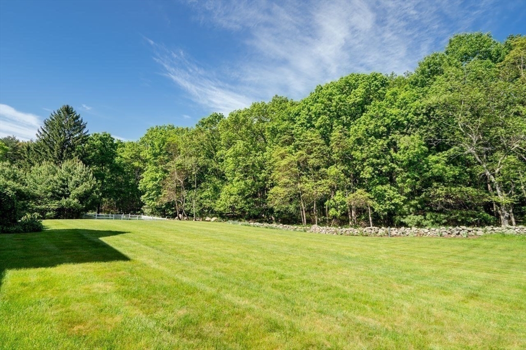 2 Stonegate Lane Dover, MA 02030 - Photo 7 of 35
