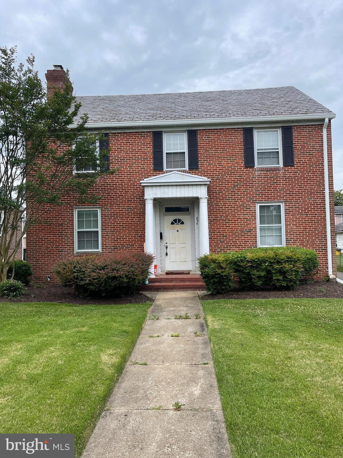 606 Winans Way Baltimore, MD 21229 - Photo 1 of 17