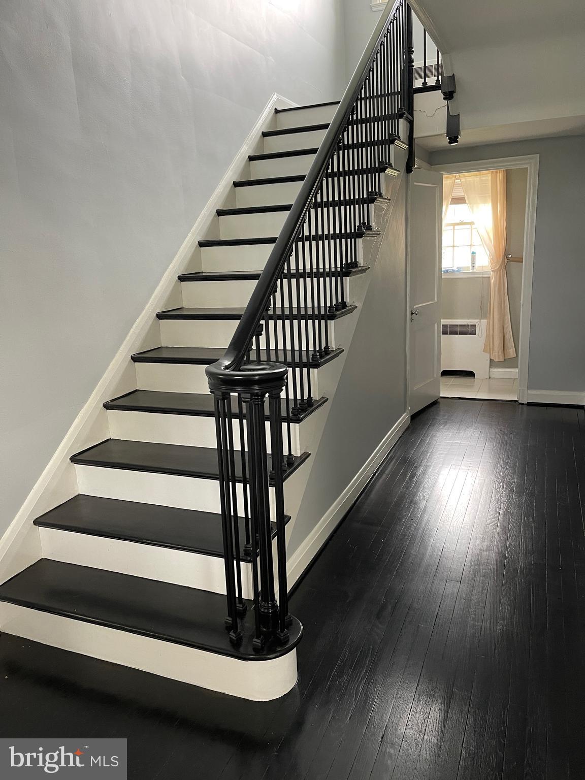 606 Winans Way Baltimore, MD 21229 - Photo 2 of 17 Contemporary Staircase