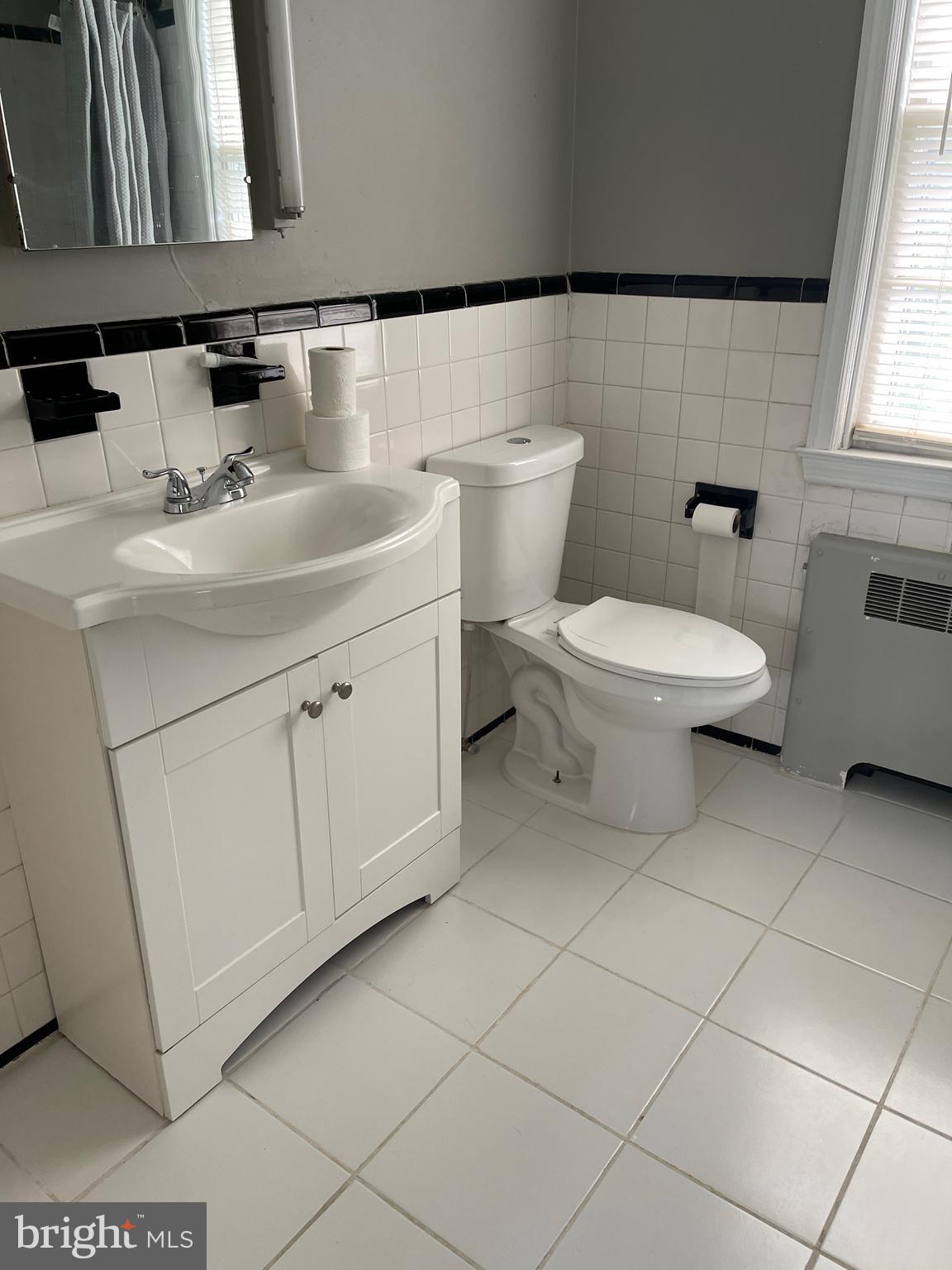 606 Winans Way Baltimore, MD 21229 - Photo 11 of 17 Beautiful Bath