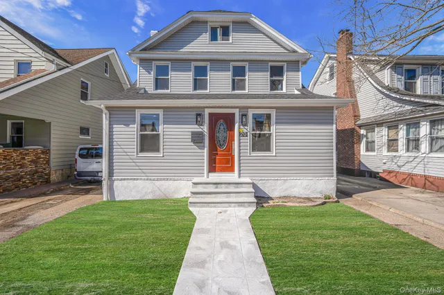 $1,199,000 | 20 Colonial Road, Floral Park, NY 11001