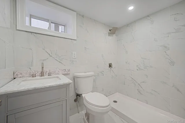 $1,199,000 | 20 Colonial Road, Floral Park, NY 11001