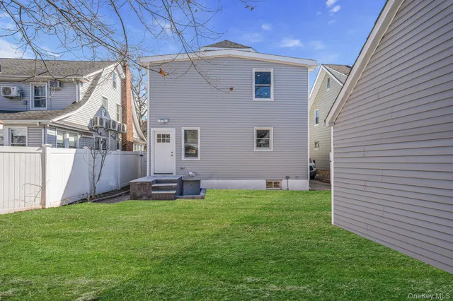 $1,199,000 | 20 Colonial Road, Floral Park, NY 11001