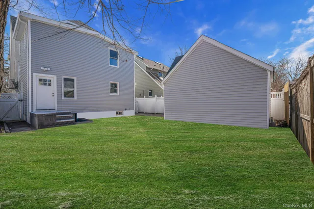 $1,199,000 | 20 Colonial Road, Floral Park, NY 11001