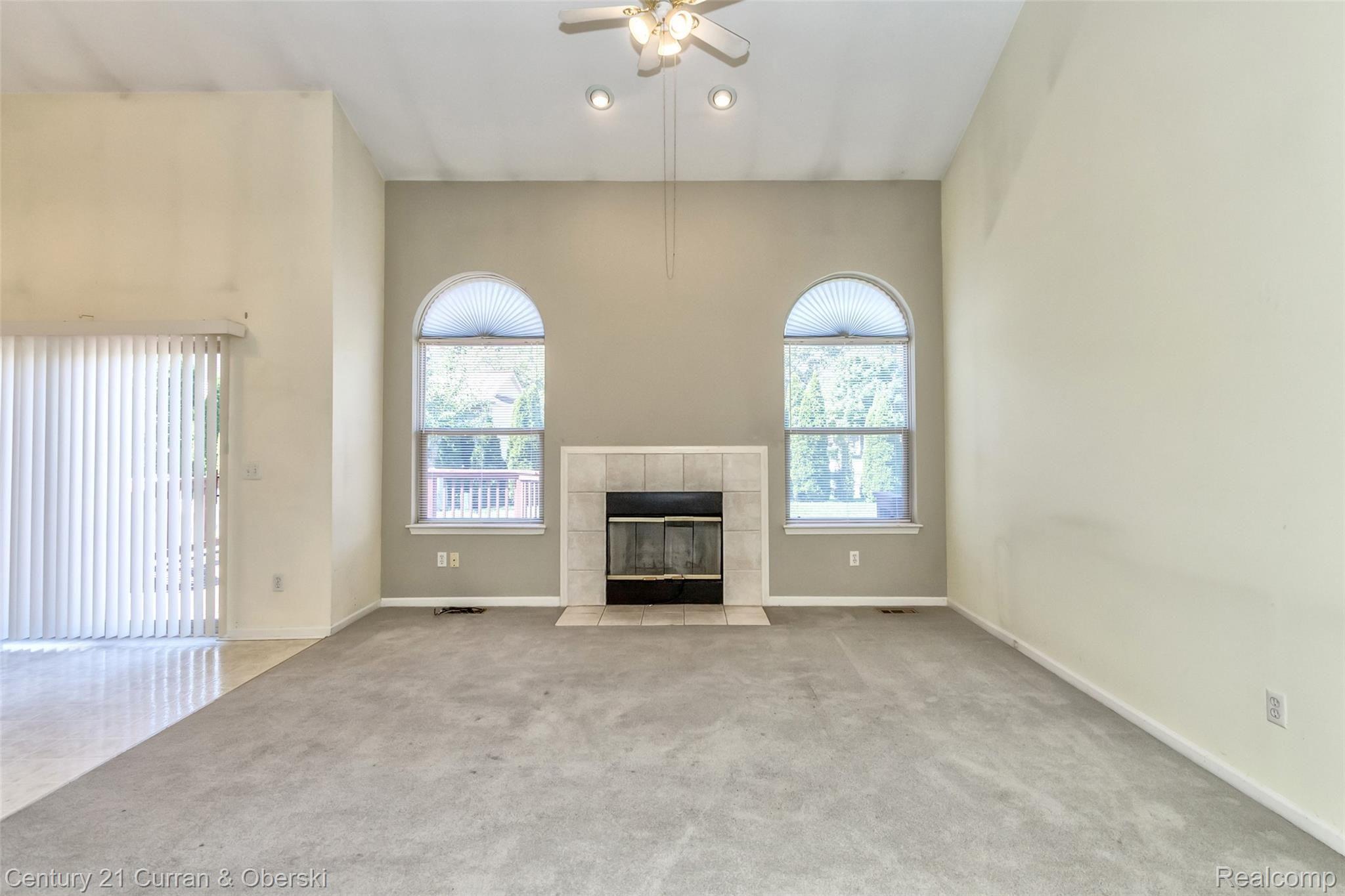 9721 Stark Road Livonia, MI 48150 - Photo 8 of 44 Great Room