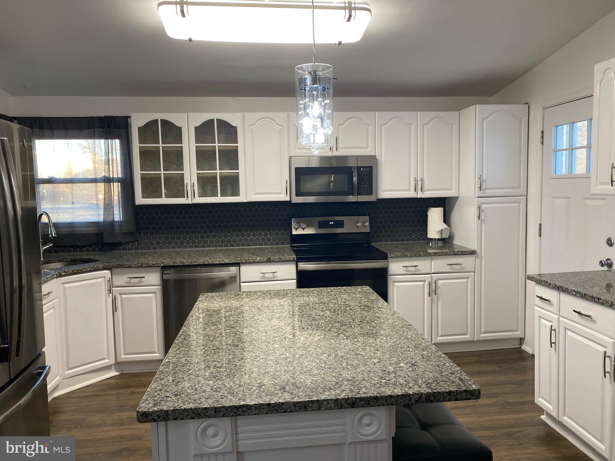 5509 Old Court Road Baltimore, MD 21244 - Photo 3 of 25