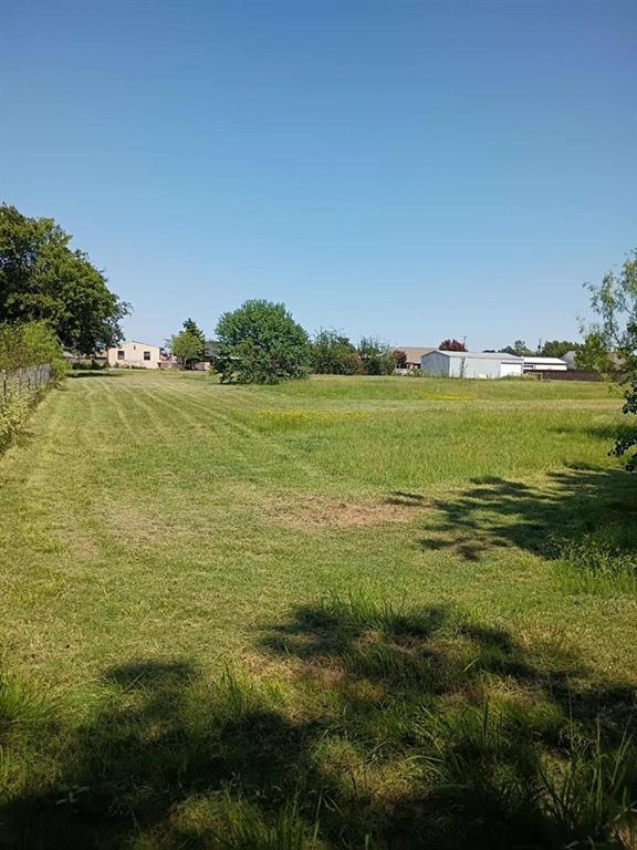 634 East Eubank Street Mabank, TX 75147 - Photo 35 of 40 a view of an ocean from a yard