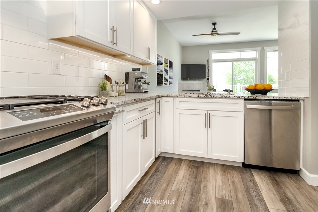 821 Sunset Boulevard Northeast, Unit C2 Renton, WA 98056 - Photo 9 of 26 Gallery Image 9