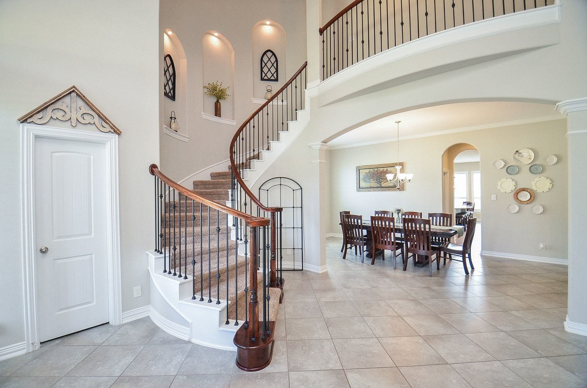 2714 Topaz Cove Lane Rosharon, TX 77583 - Photo 11 of 50 a view of a livingroom with furniture and white walls