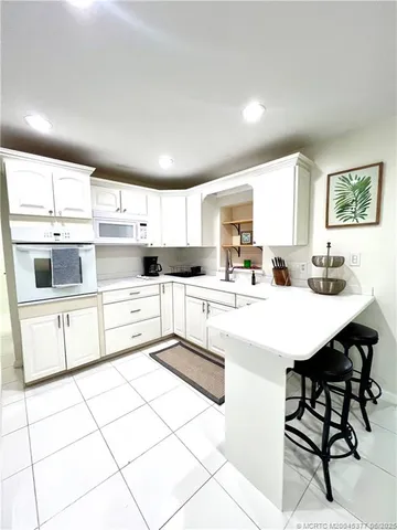 $3,300 | 4215 Northeast Carrol Court, Jensen Beach, FL 34957