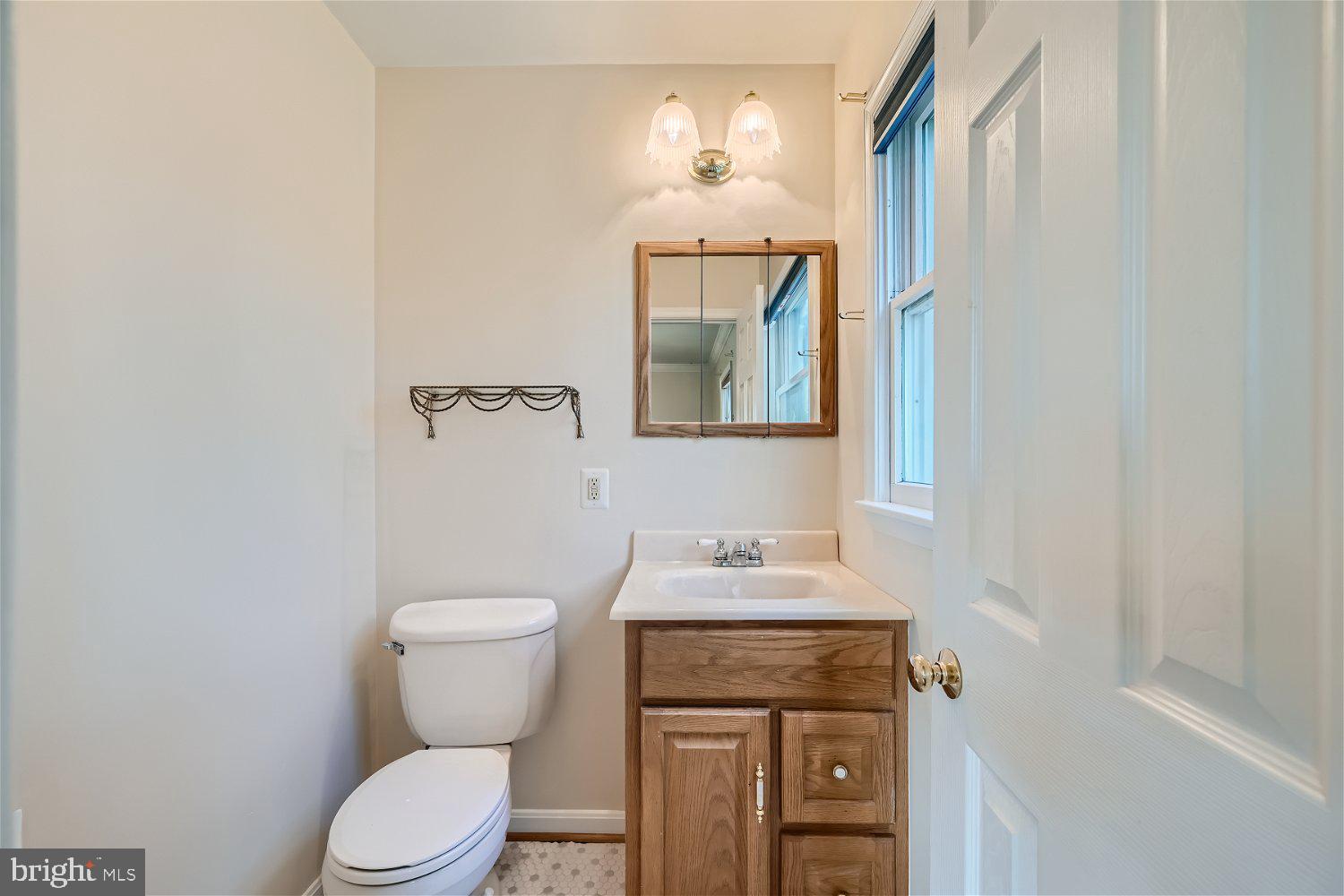 214 Rolling Road Gaithersburg, MD 20877 - Photo 11 of 24 Gallery Image 11