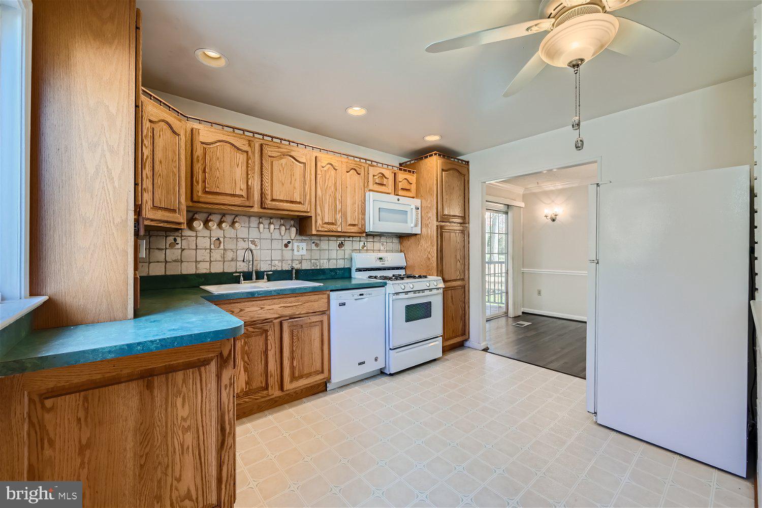 214 Rolling Road Gaithersburg, MD 20877 - Photo 7 of 24 Gallery Image 7