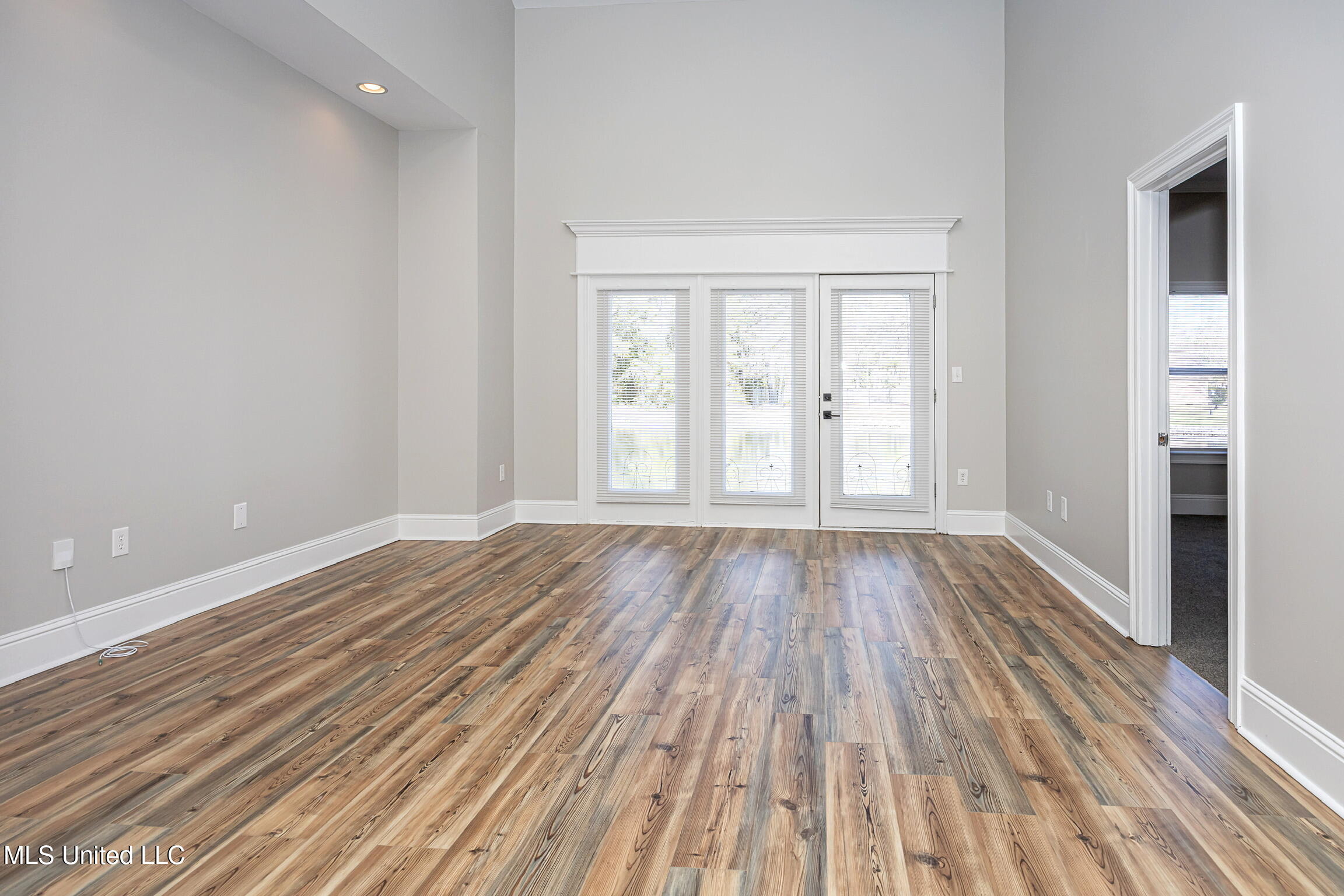 212 Capri Place, Unit 212 Ocean Springs, MS 39564 - Photo 12 of 44 Great Room 2