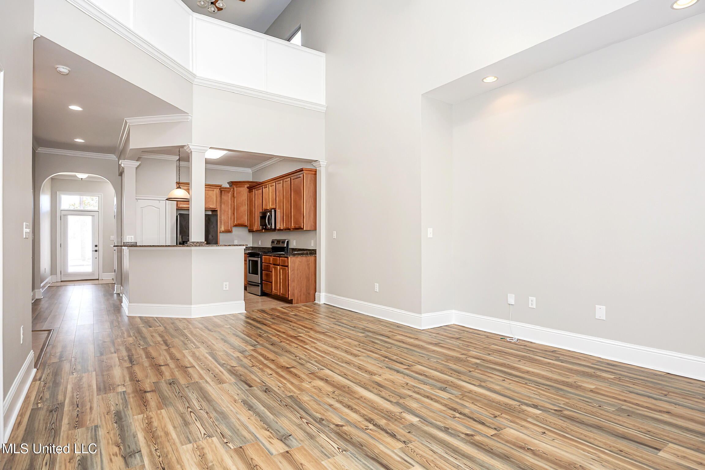 212 Capri Place, Unit 212 Ocean Springs, MS 39564 - Photo 13 of 44 Great Room 3
