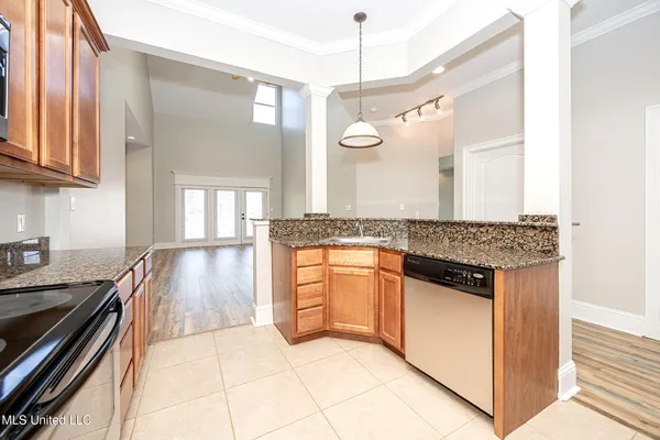 $690,000 | 212 Capri Place, Unit 212, Ocean Springs, MS 39564