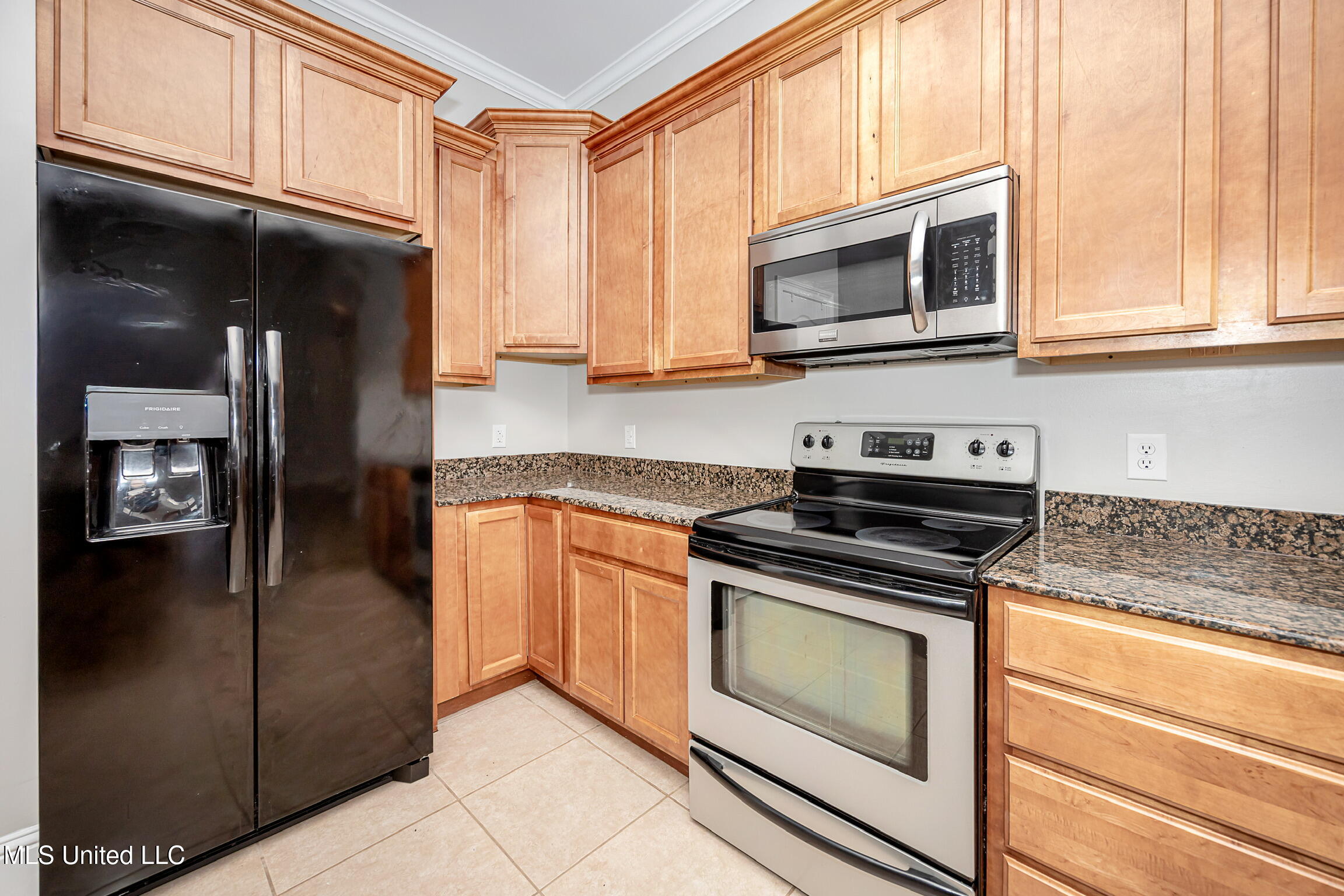 212 Capri Place, Unit 212 Ocean Springs, MS 39564 - Photo 19 of 44 Kitchen 6
