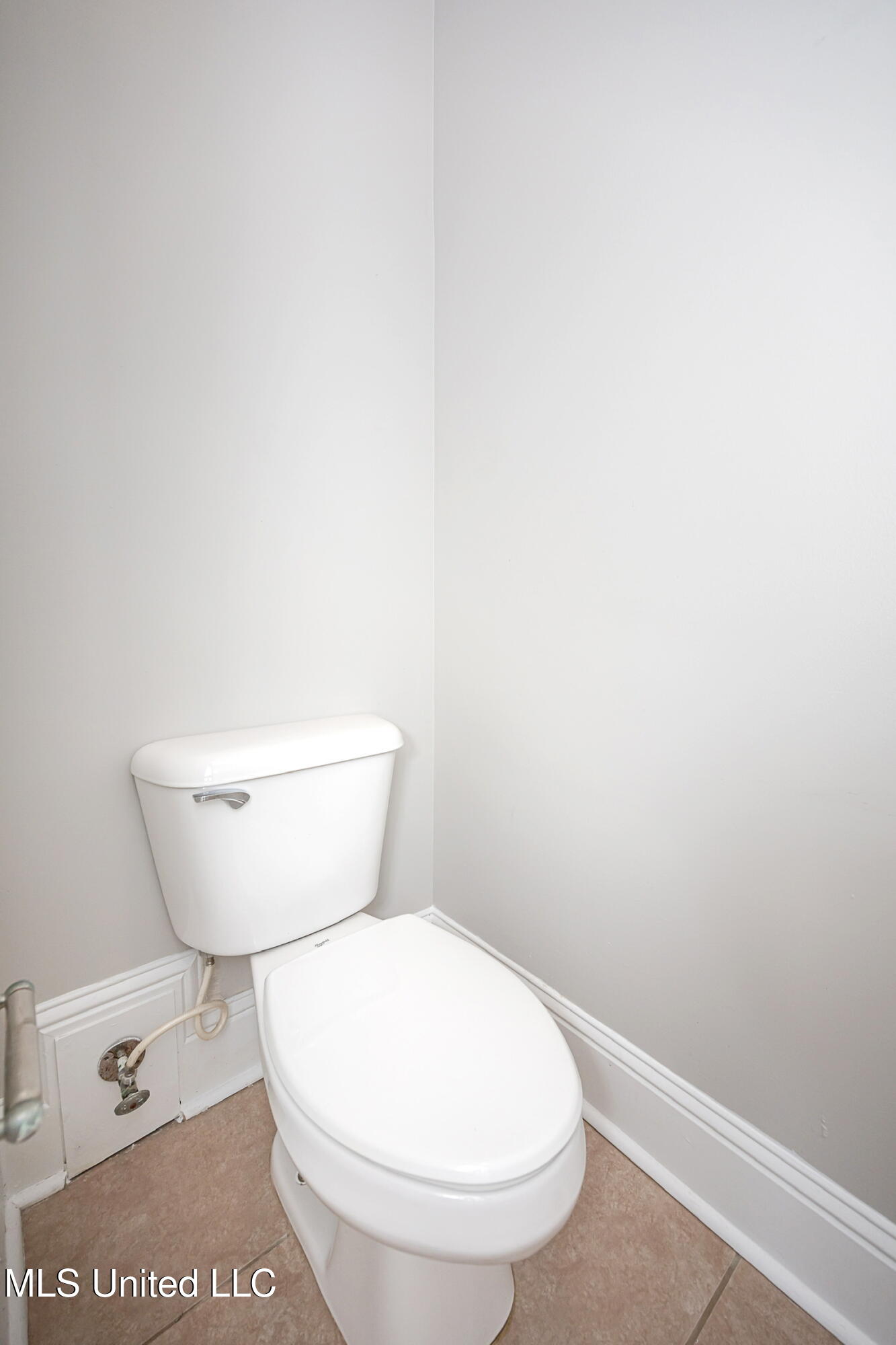 212 Capri Place, Unit 212 Ocean Springs, MS 39564 - Photo 26 of 44 Master ba 4