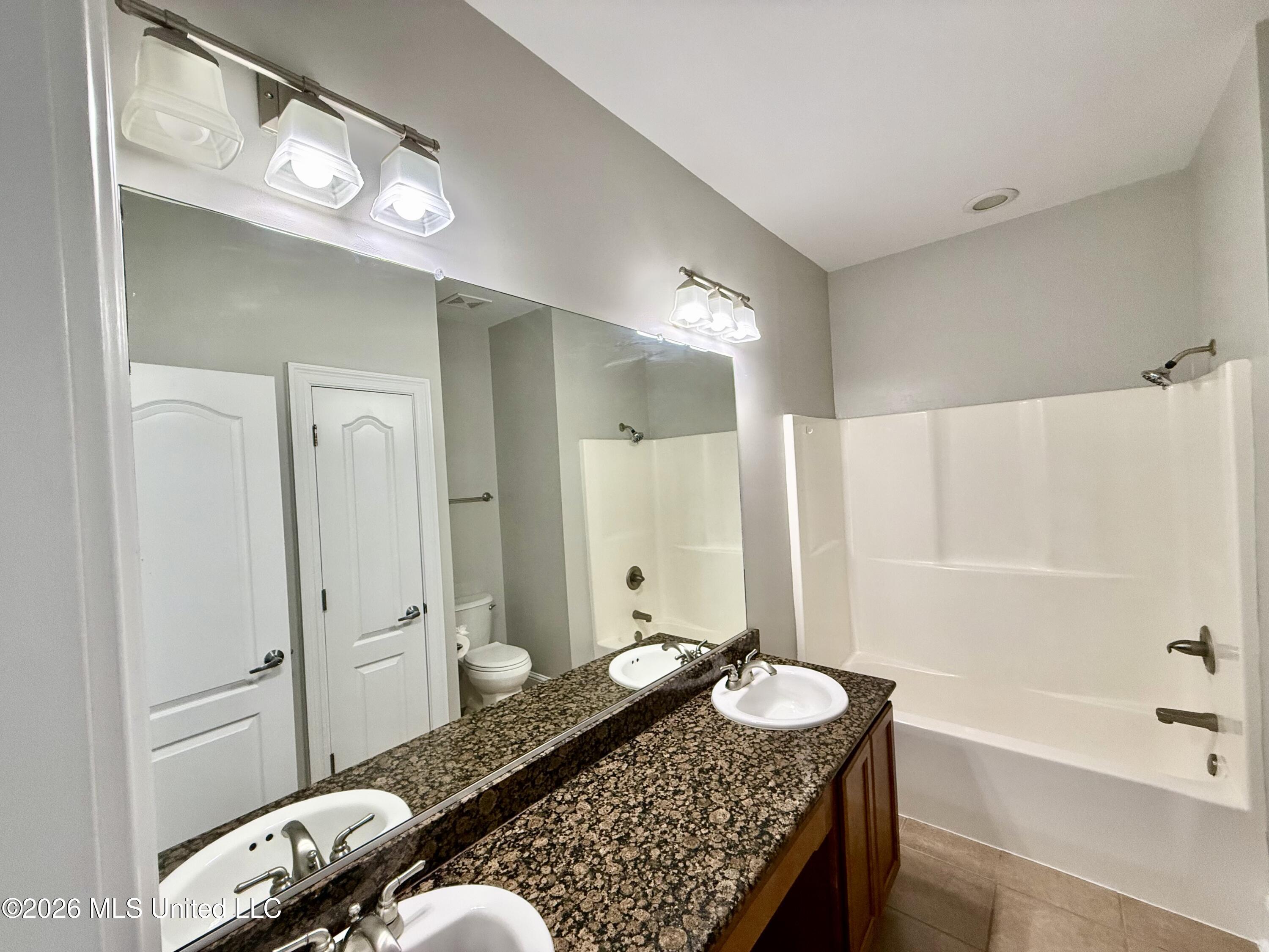 212 Capri Place, Unit 212 Ocean Springs, MS 39564 - Photo 32 of 44 No 2 Bath