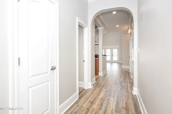 $690,000 | 212 Capri Place, Unit 212, Ocean Springs, MS 39564