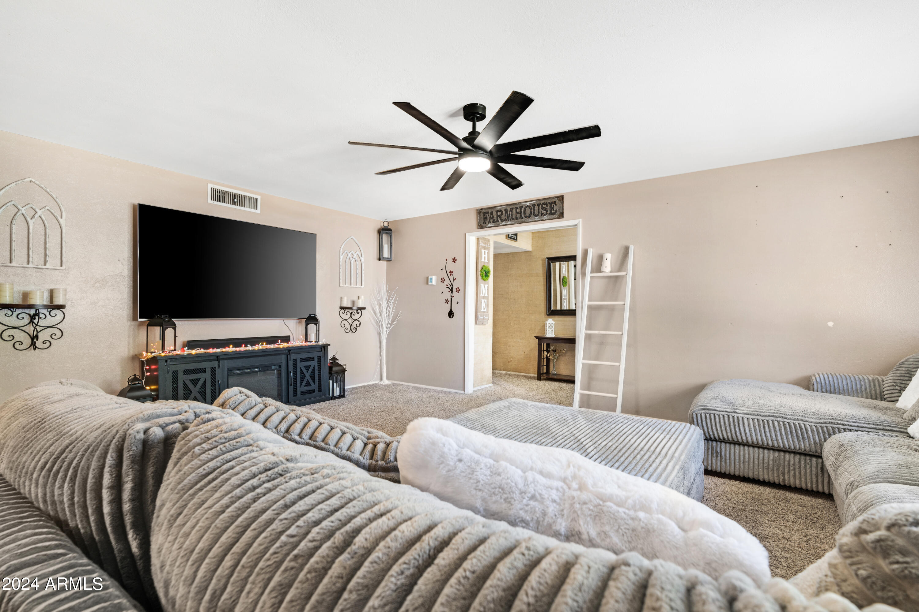 8026 South 13th Place Phoenix, AZ 85042 - Photo 13 of 48 DSC07937