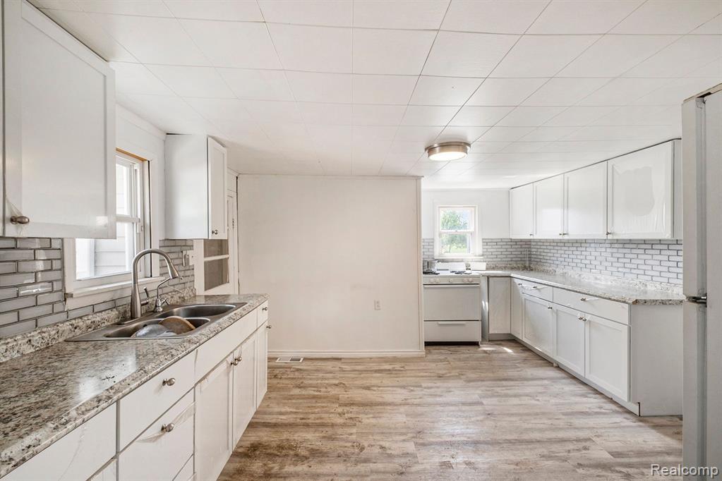 11110 Nichols Road Burt, MI 48417 - Photo 8 of 25