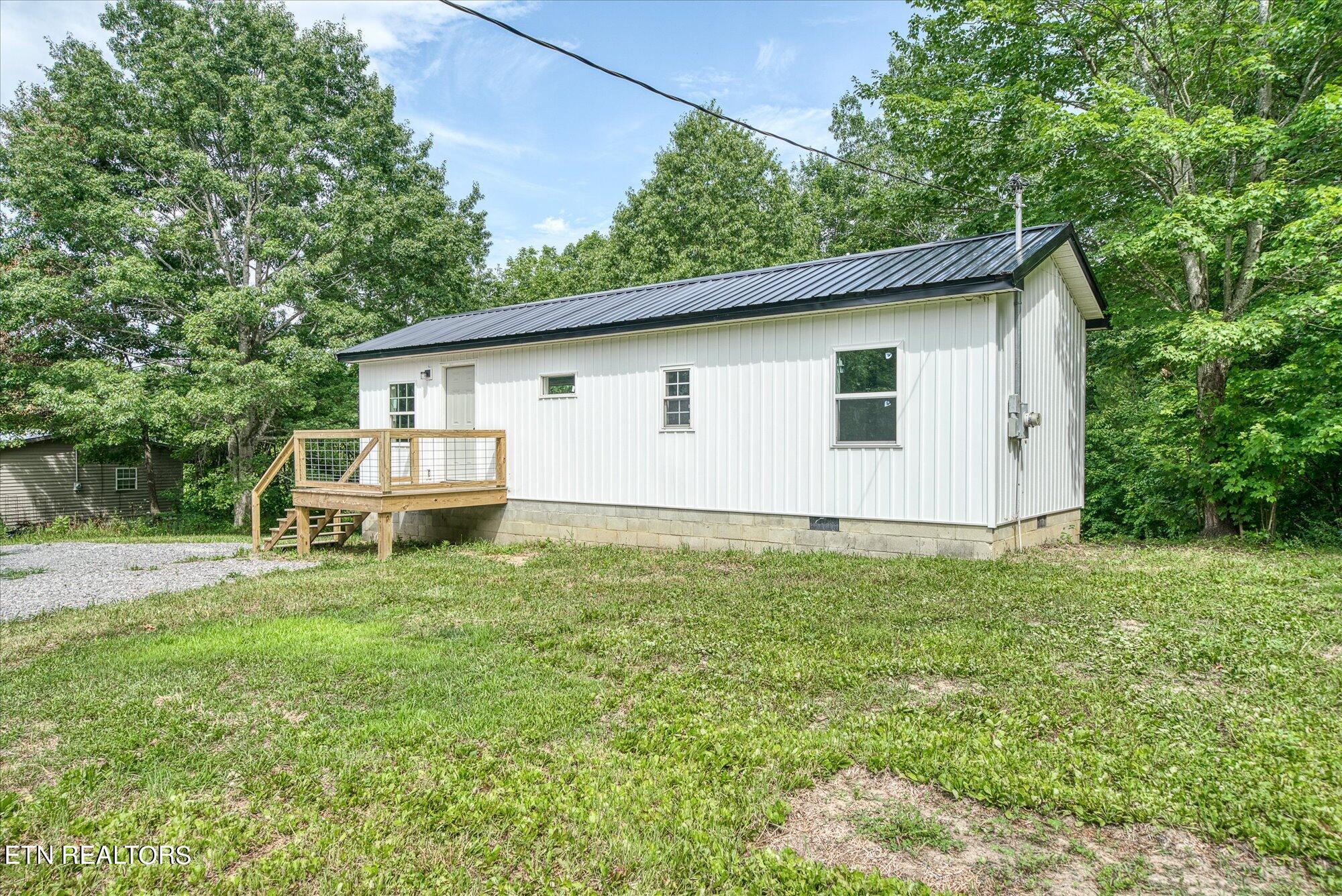 837 Slaven Ridge Road Jamestown, TN 38556 - Photo 4 of 22 04-837 Slaven Ridge Rd-23-2