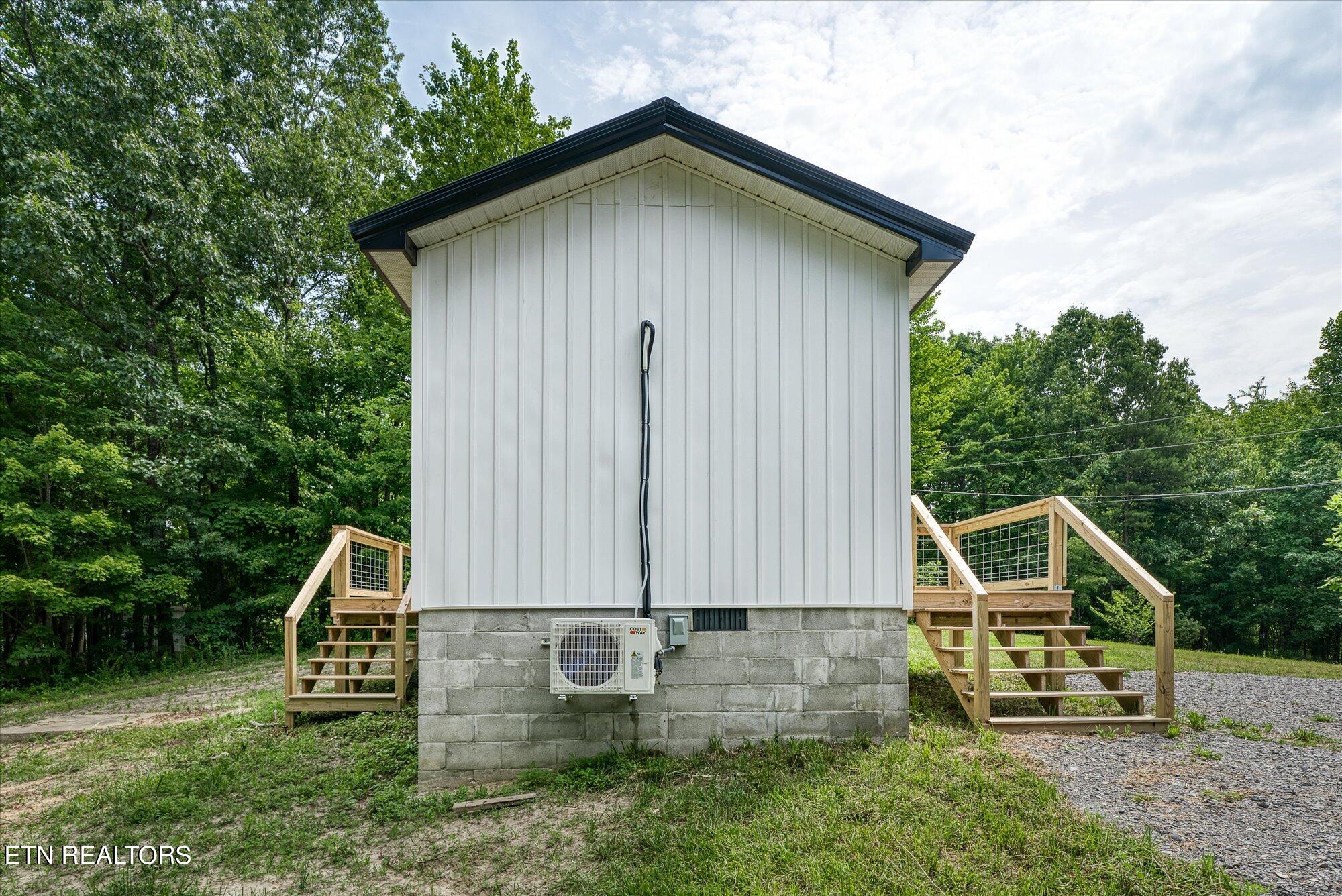 837 Slaven Ridge Road Jamestown, TN 38556 - Photo 10 of 22 09-837 Slaven Ridge Rd-53-2