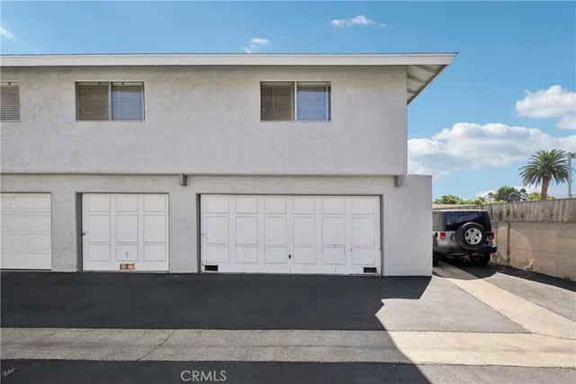 $765,000 | 9594 Pettswood Drive, Unit 4, Huntington Beach, CA 92646