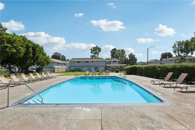 $765,000 | 9594 Pettswood Drive, Unit 4, Huntington Beach, CA 92646