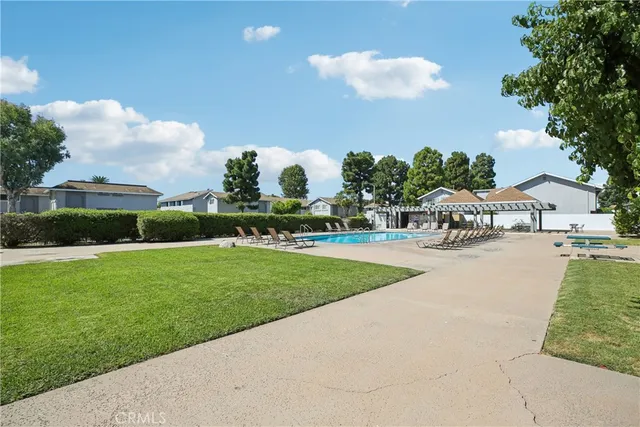 $765,000 | 9594 Pettswood Drive, Unit 4, Huntington Beach, CA 92646