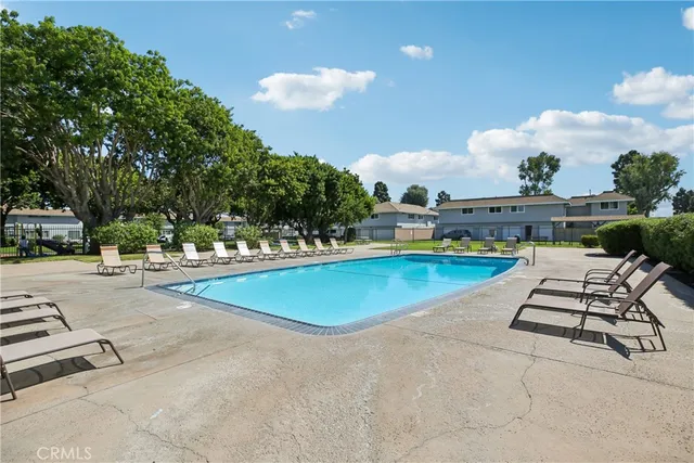 $765,000 | 9594 Pettswood Drive, Unit 4, Huntington Beach, CA 92646