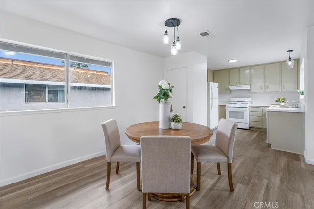 $765,000 | 9594 Pettswood Drive, Unit 4, Huntington Beach, CA 92646