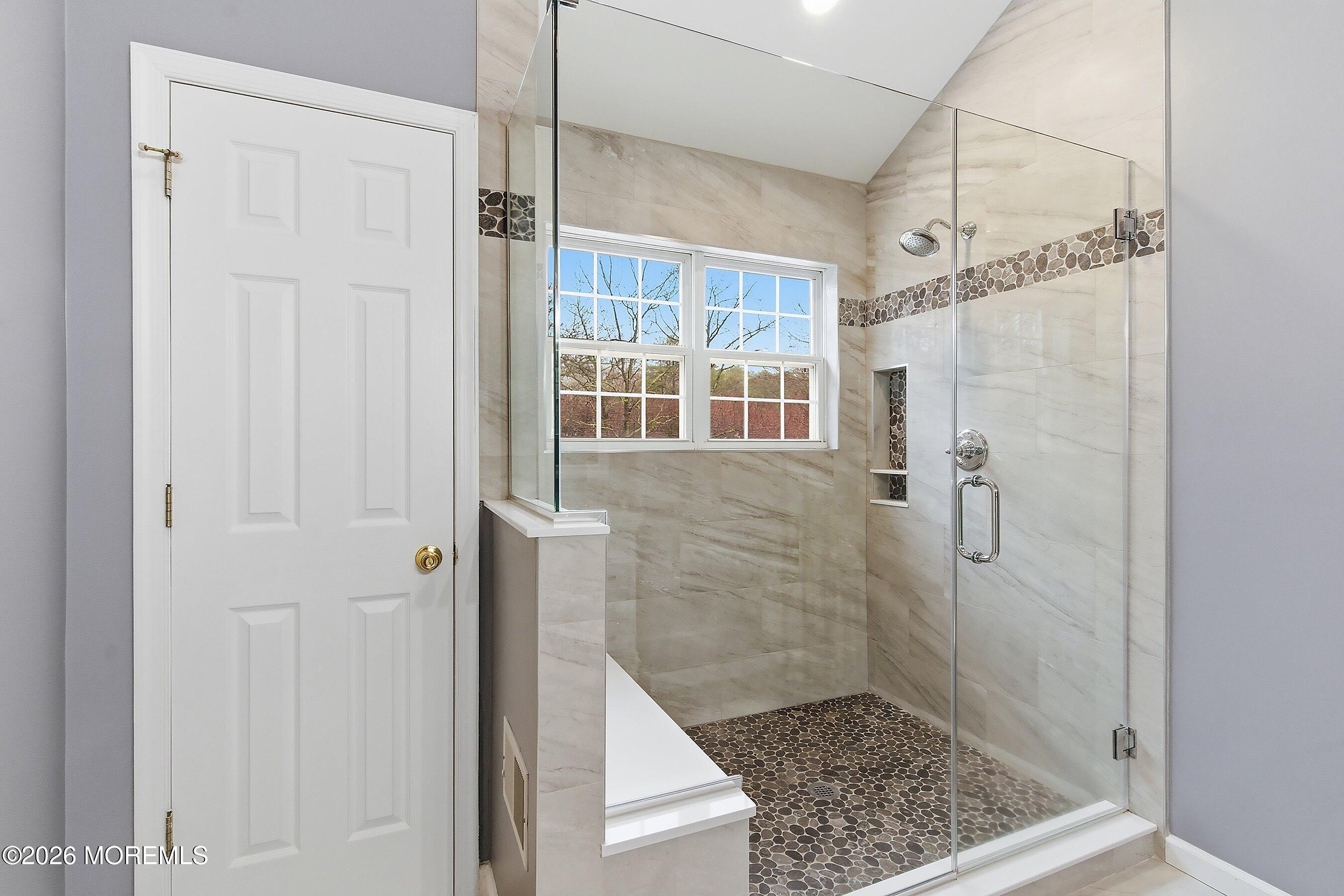 433 Meadowood Road Jackson, NJ 08527 - Photo 26 of 48 31-Bath 1B